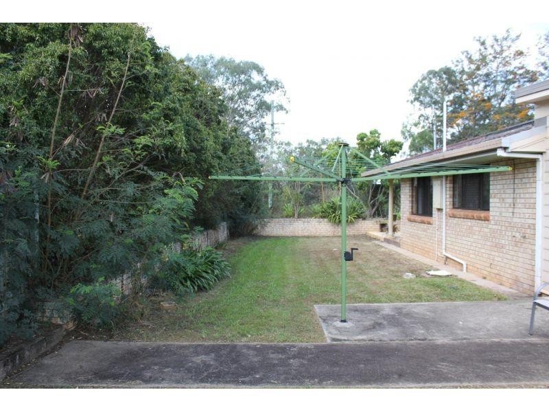 35 McIntosh Creek Road, Jones Hill QLD 4570
