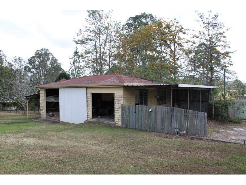 35 McIntosh Creek Road, Jones Hill QLD 4570