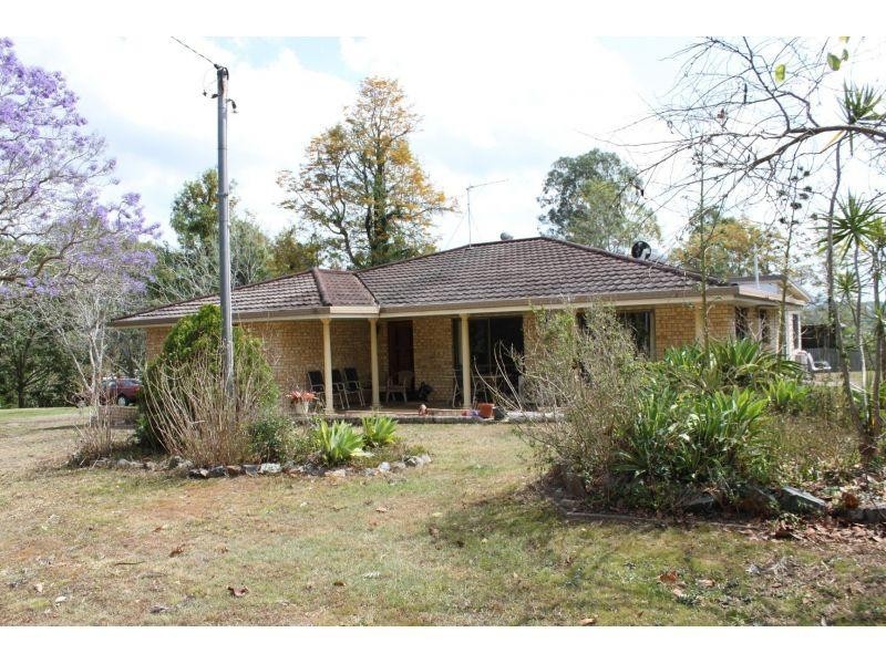 35 McIntosh Creek Road, Jones Hill QLD 4570