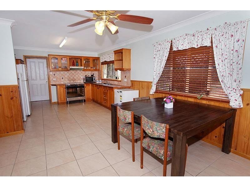 8 Highfield Drive, Chatsworth QLD 4570
