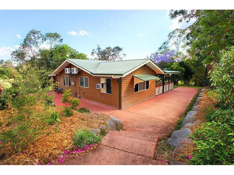8 Highfield Drive, Chatsworth QLD 4570