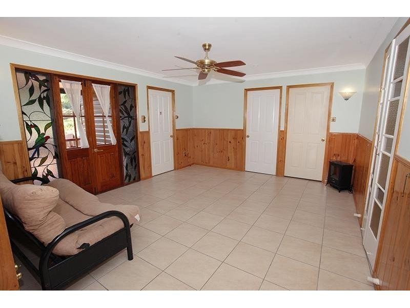 8 Highfield Drive, Chatsworth QLD 4570