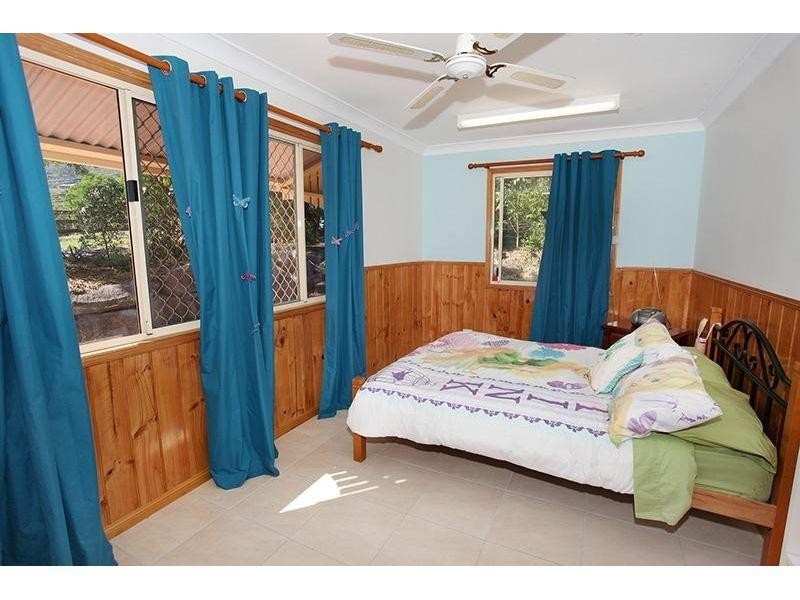 8 Highfield Drive, Chatsworth QLD 4570