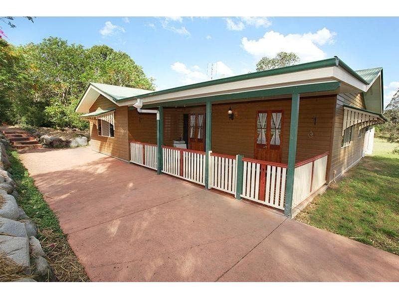 8 Highfield Drive, Chatsworth QLD 4570