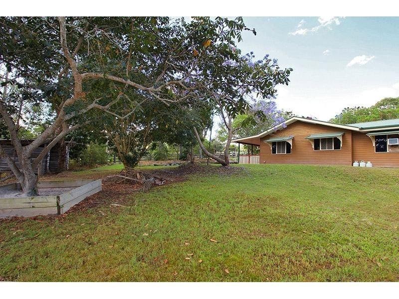8 Highfield Drive, Chatsworth QLD 4570