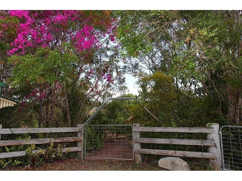 8 Highfield Drive, Chatsworth QLD 4570