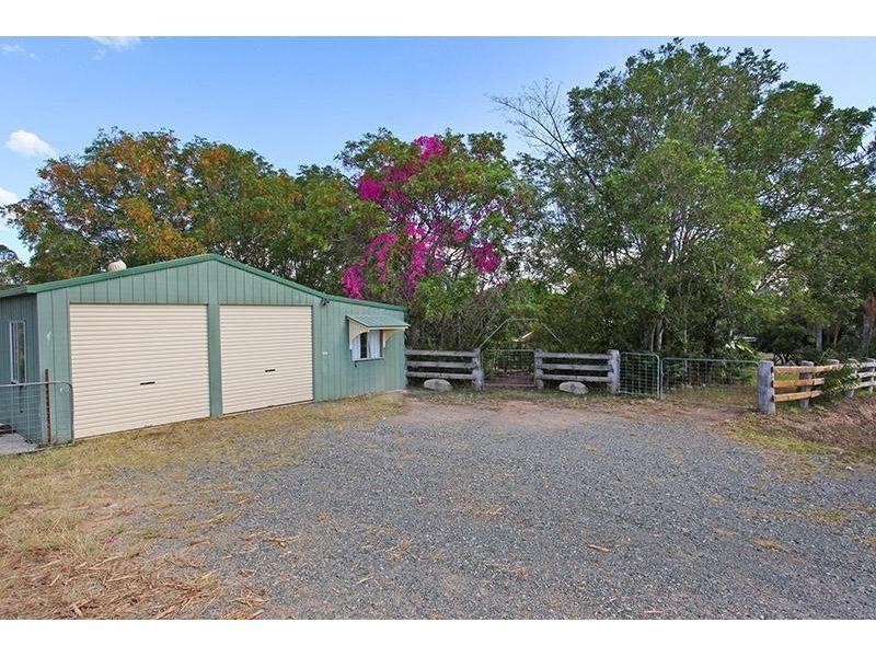 8 Highfield Drive, Chatsworth QLD 4570