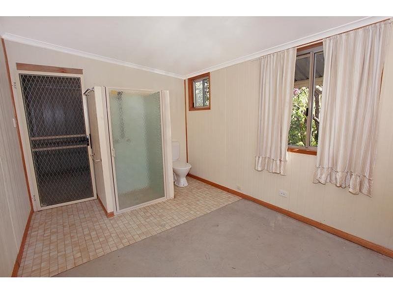 8 Highfield Drive, Chatsworth QLD 4570