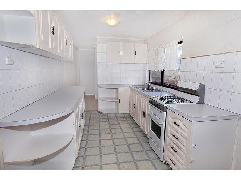 3 School Street, Kilkivan QLD 4600