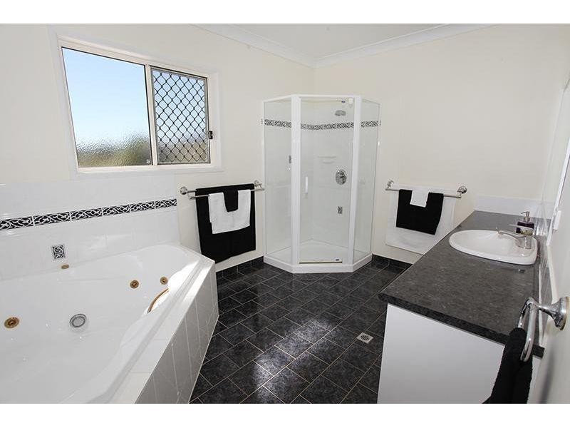 11 Billabong Court, Pie Creek QLD 4570