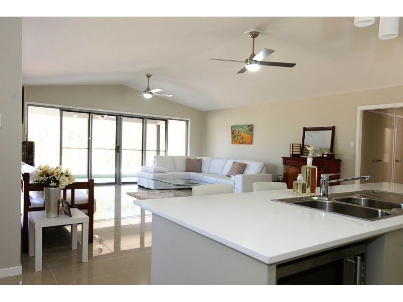 50 Old Veteran Road, Veteran QLD 4570