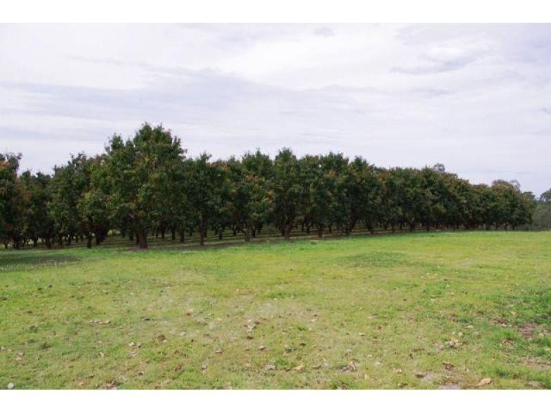 18 Mullins Creek Road, Goomboorian QLD 4570