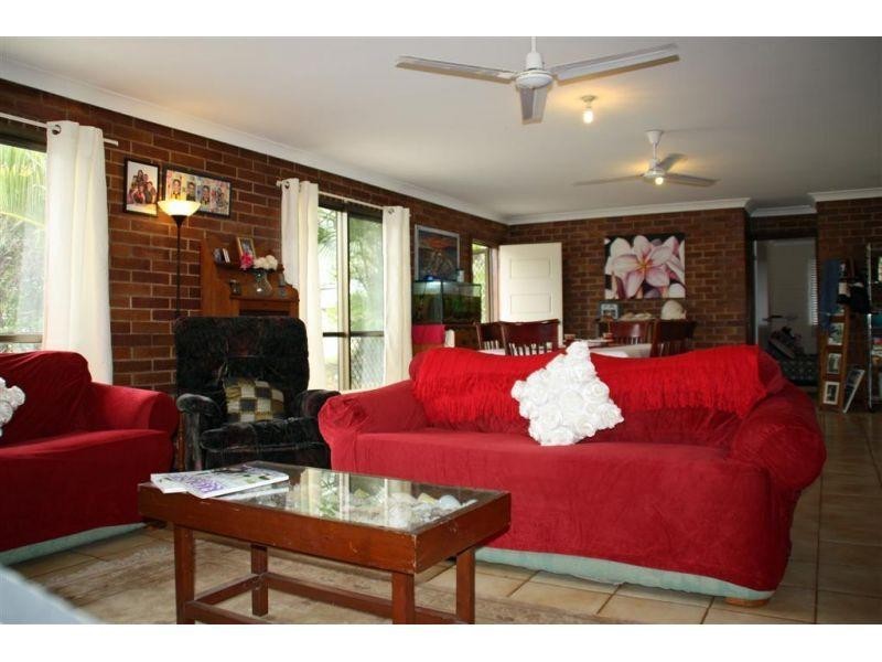 24 Rumbalara Avenue, Rainbow Beach QLD 4581