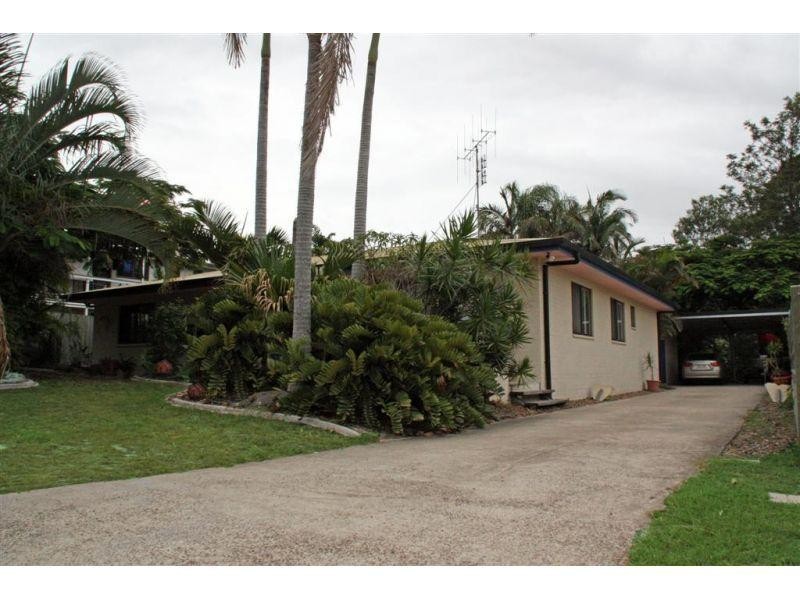 24 Rumbalara Avenue, Rainbow Beach QLD 4581