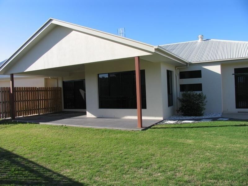 13 Majestic Place, Jones Hill QLD 4570