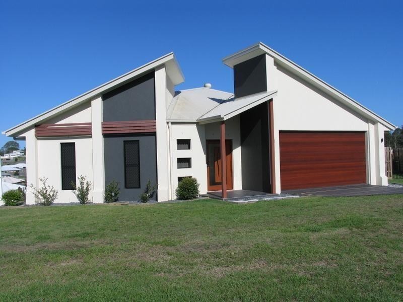 13 Majestic Place, Jones Hill QLD 4570