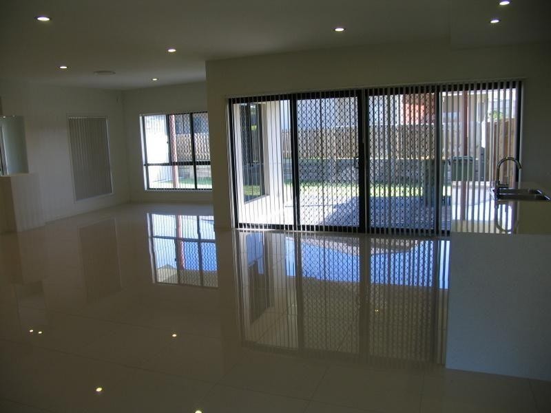 13 Majestic Place, Jones Hill QLD 4570