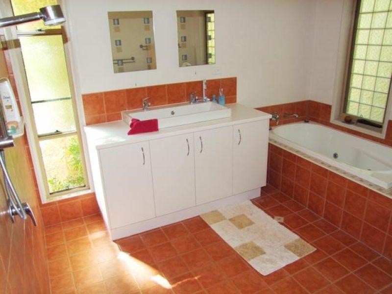 96 Scrubby creek rd, Scrubby Creek QLD 4570