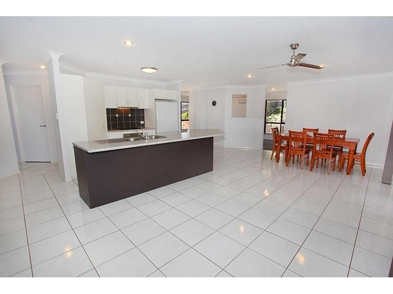 31 Premier Avenue, Jones Hill QLD 4570