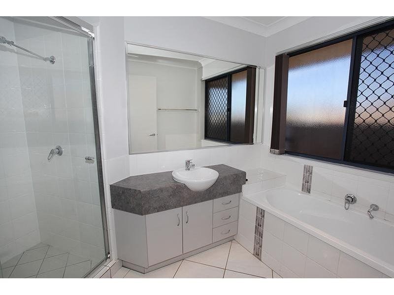 31 Premier Avenue, Jones Hill QLD 4570