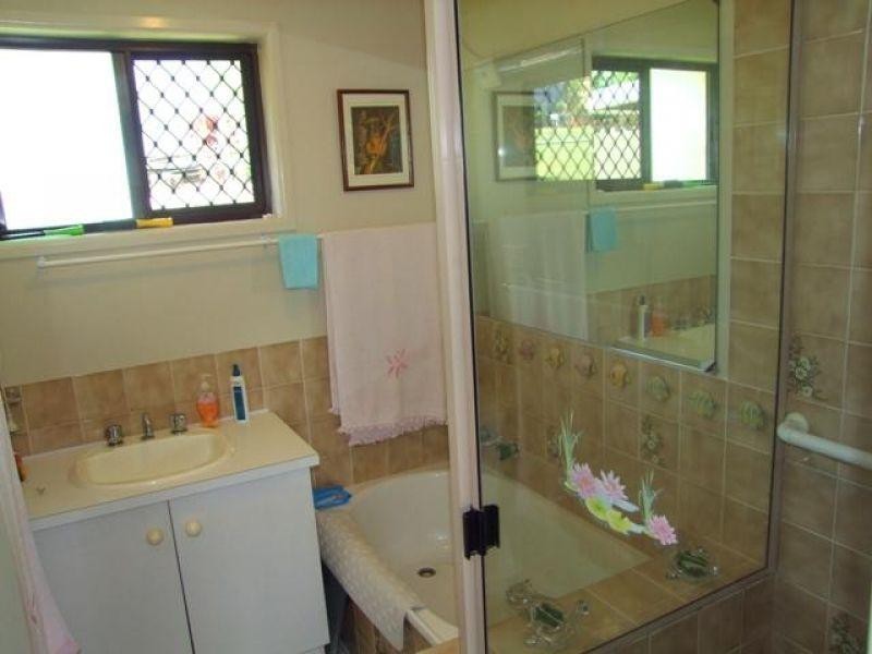 21 Crescent Rd, Gympie QLD 4570