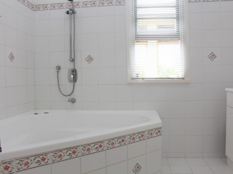 13 Roma, Gympie QLD 4570