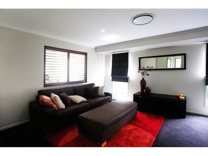 20 Woodland Drive, Southside QLD 4570