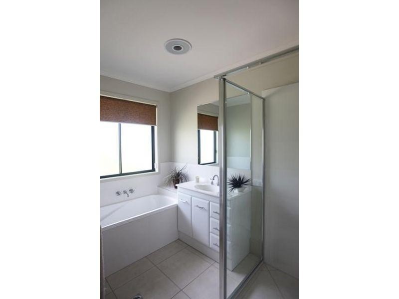 20 Woodland Drive, Southside QLD 4570