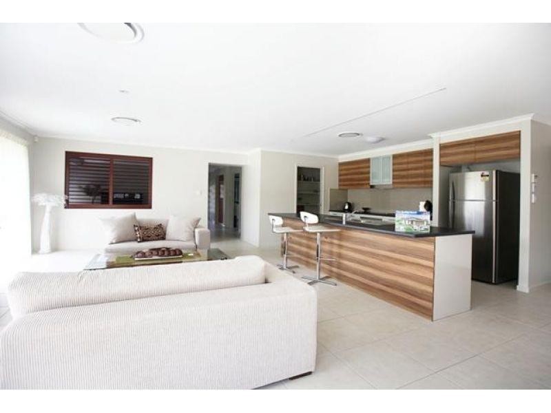 20 Woodland Drive, Southside QLD 4570