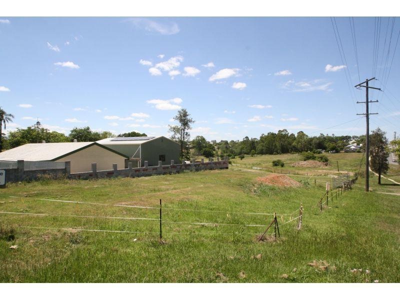 1 & 1A Noosa Road, Monkland QLD 4570