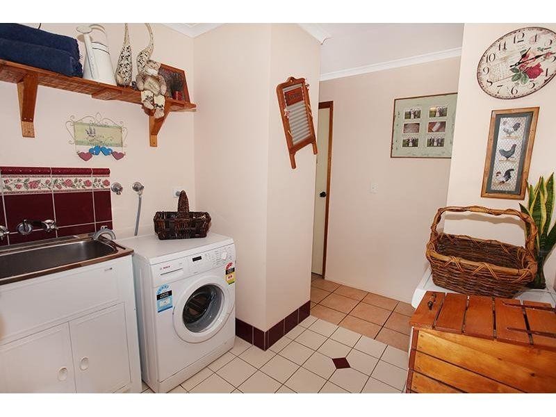 7  Mary St, Amamoor QLD 4570