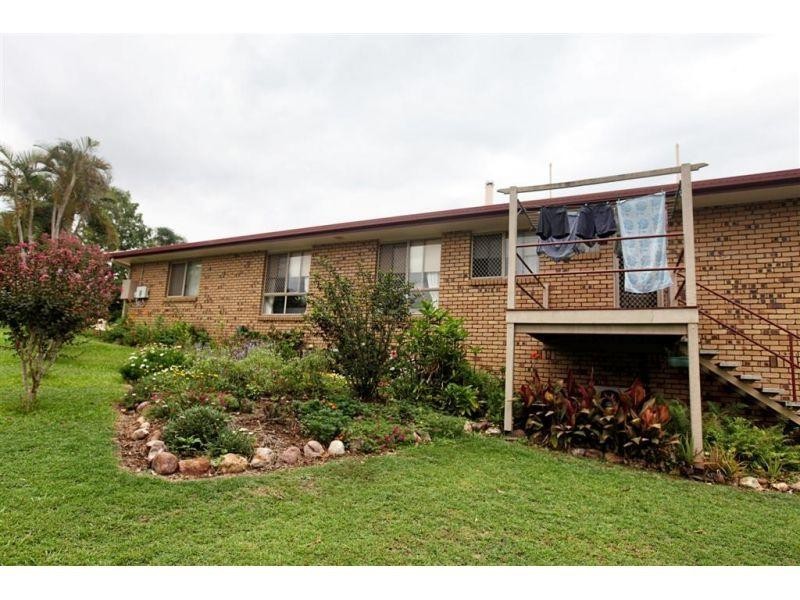 12 Crystal Court, Southside QLD 4570