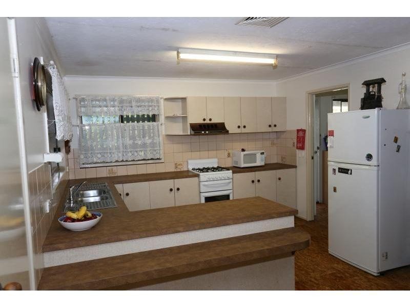 4 Luckona Ct, Southside QLD 4570