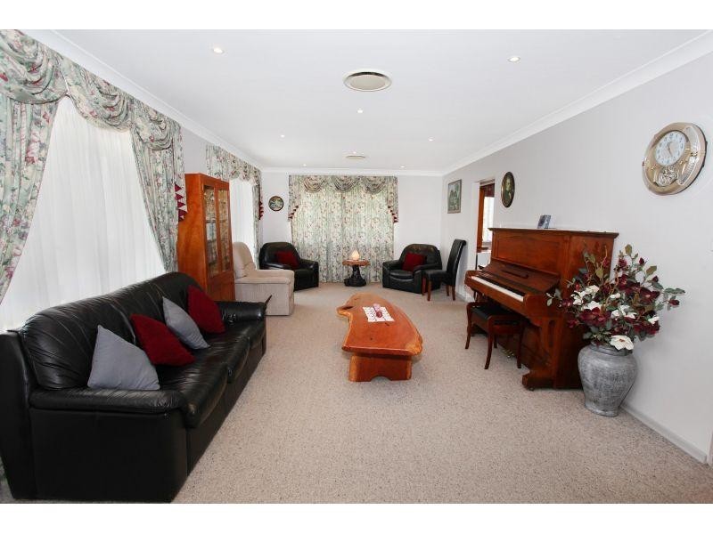 89 Exhibition Road, Southside QLD 4570