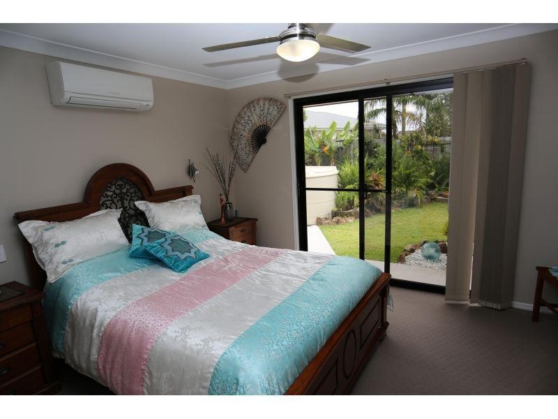 19 Tarwhine Street, Tin Can Bay QLD 4580