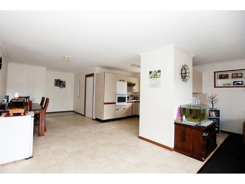 9a Bruce Highway, Chatsworth QLD 4570