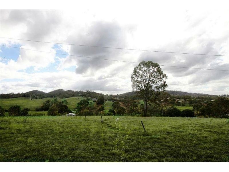 9a Bruce Highway, Chatsworth QLD 4570