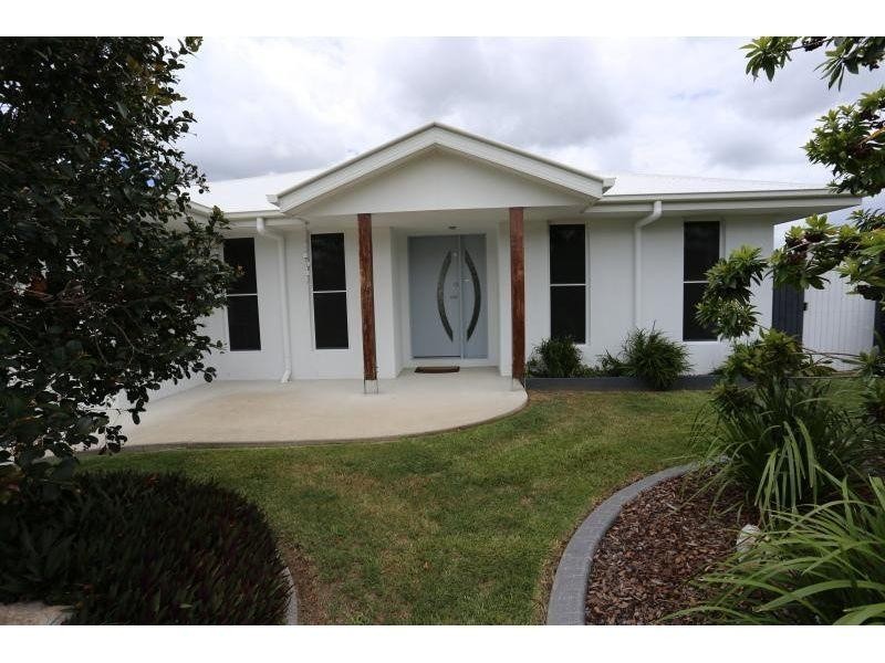 4 Habitat Circuit, Cooloola Cove QLD 4580