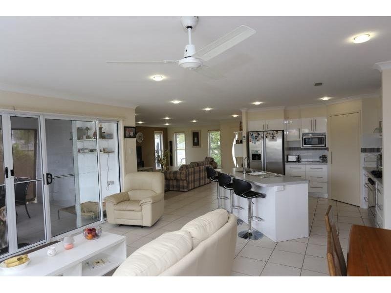 4 Habitat Circuit, Cooloola Cove QLD 4580