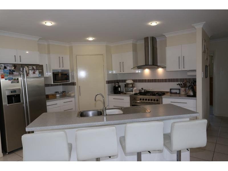 4 Habitat Circuit, Cooloola Cove QLD 4580