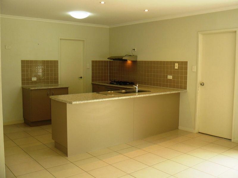 34 Bushland Dr, Southside QLD 4570