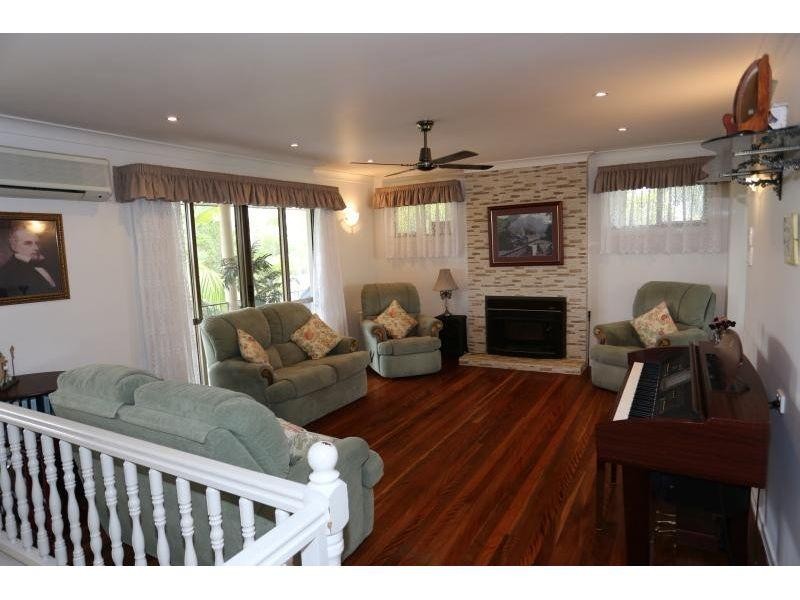 9 Sorensen Road, Southside QLD 4570