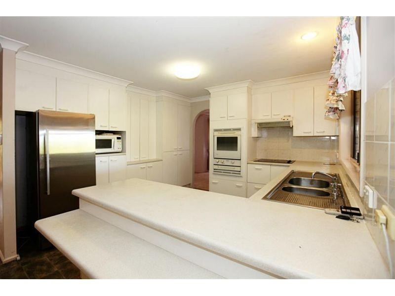 12 Crystal Court, Southside QLD 4570