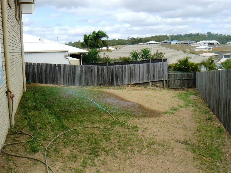 10 Managers Ct, Jones Hill QLD 4570