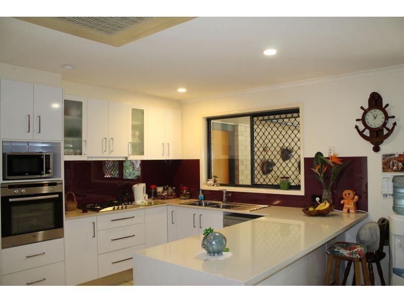 7 Elms Court, Southside QLD 4570