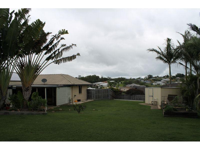 7 Elms Court, Southside QLD 4570