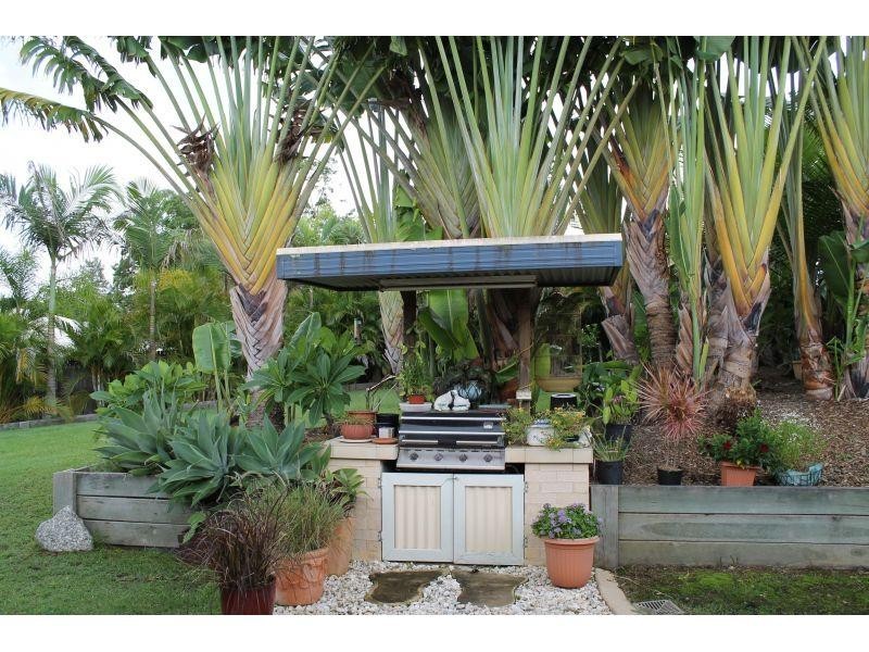 7 Elms Court, Southside QLD 4570