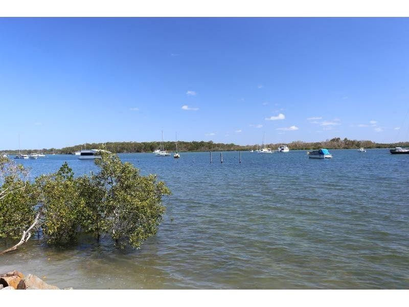 20 OYSTER PARADE, Tin Can Bay QLD 4580