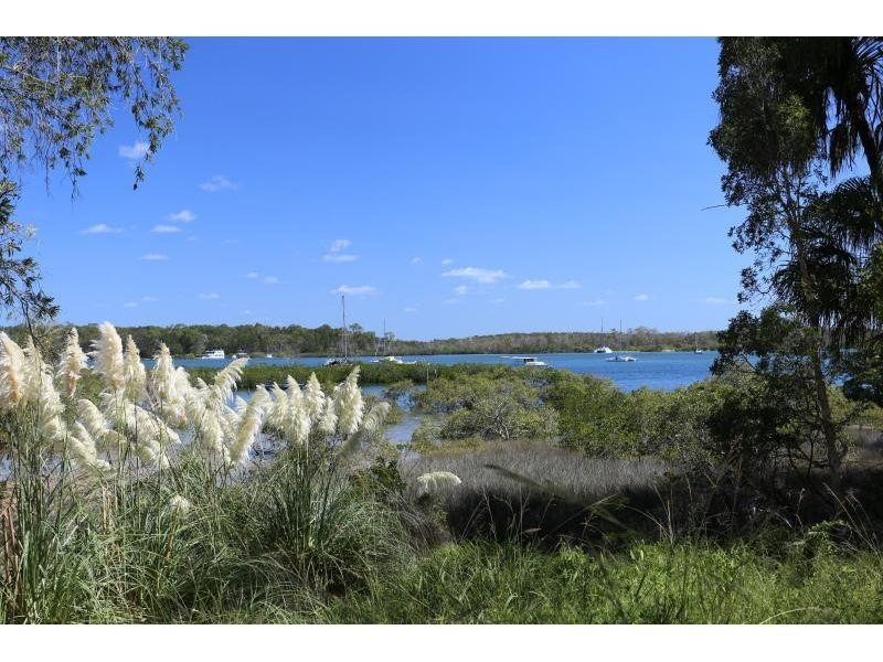 20 OYSTER PARADE, Tin Can Bay QLD 4580