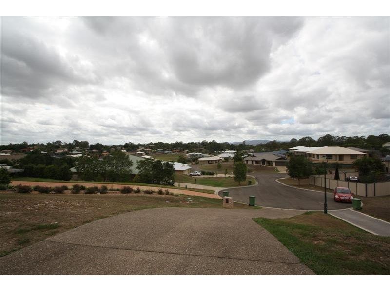 8 Oxley Court, Southside QLD 4570